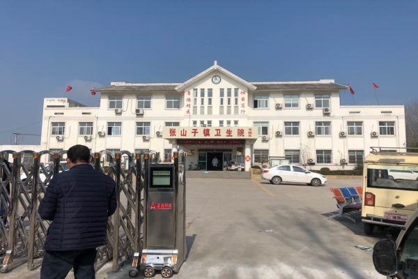 棗莊市臺兒莊區臺兒莊張子山鎮衛生院東院區選擇徐州圣杰科技有限公司電動伸縮門產品