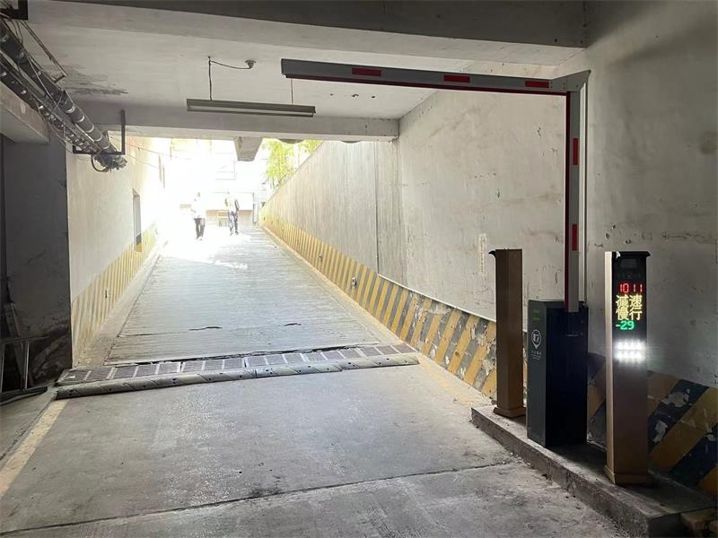 徐州飯店地下停車場車牌識別系統
