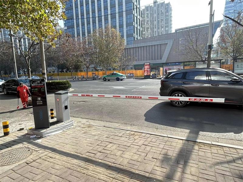 徐州阿瓦山寨飯店道閘車牌識別